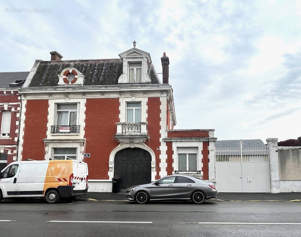 Maison à SAINT-QUENTIN