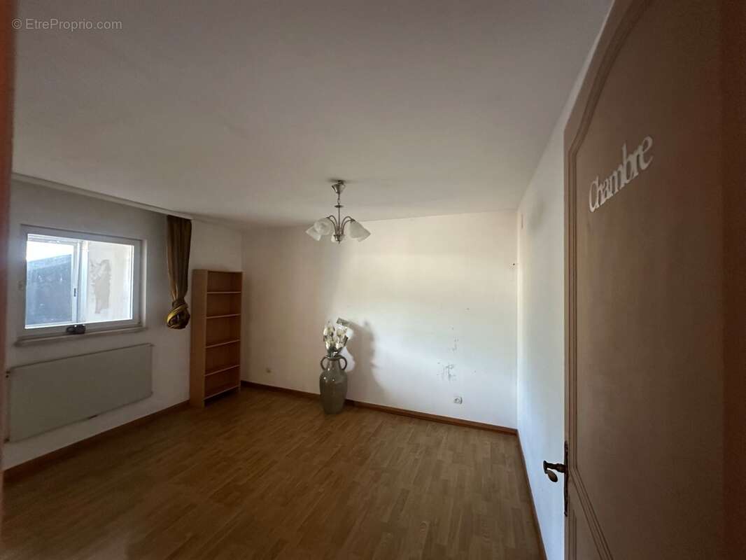 Maison de village à vendre 7 pièces DENTING (57)  À VENDRE – avec potentiel et dépendance - photo 3