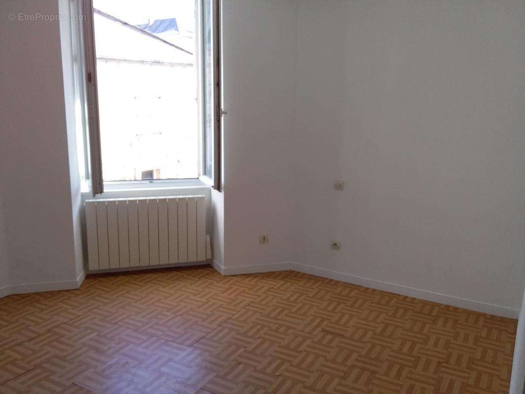 Appartement à SAINT-DENIS-D&#039;ORQUES