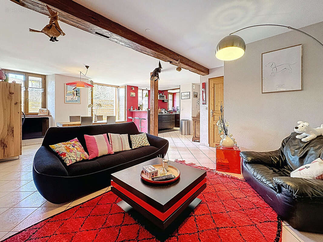 Appartement à LA ROCHE-SUR-FORON