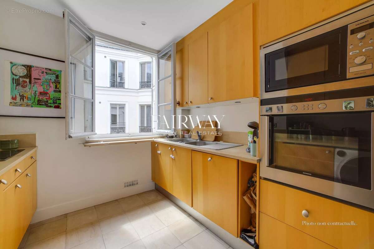 Appartement à PARIS-8E