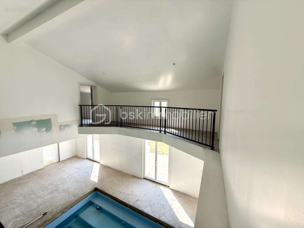 RARE – Propriété 363 m² – 10 chambres – Piscine intérieure – Idéal gîte - photo 12