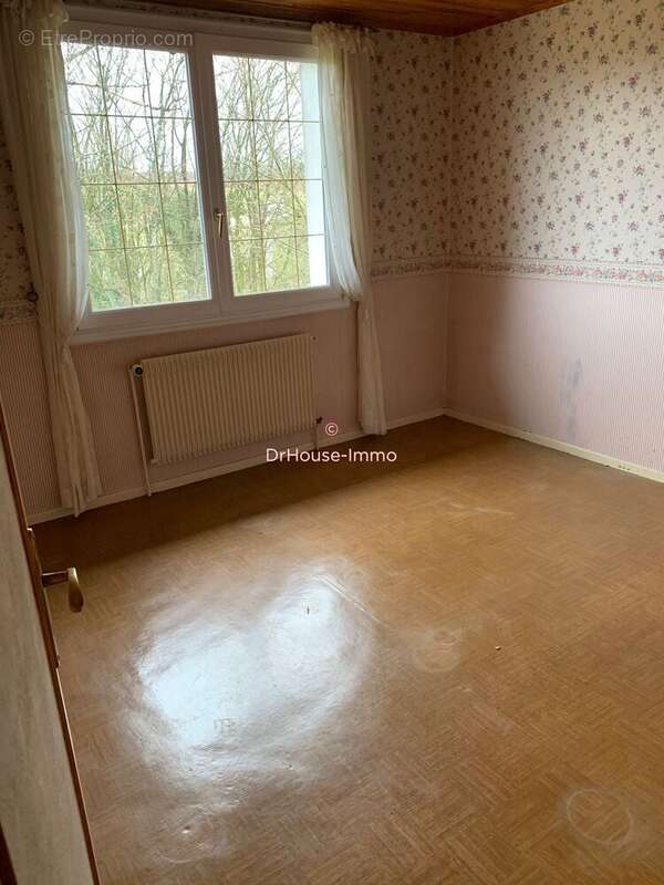 Maison à NEUFCHATEAU