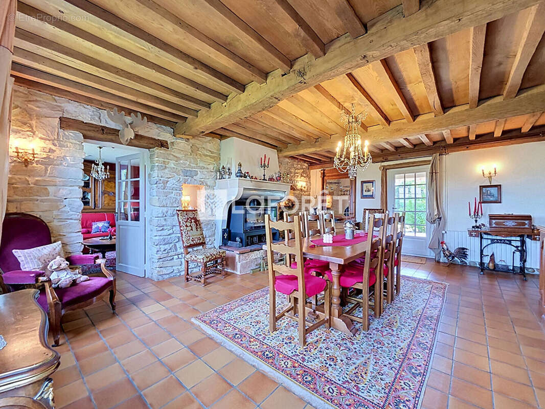 Maison à POLLIAT