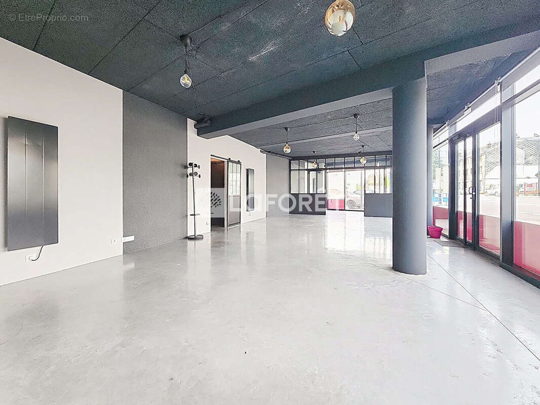 Local d'activité 90m² - centre Louviers - photo 2