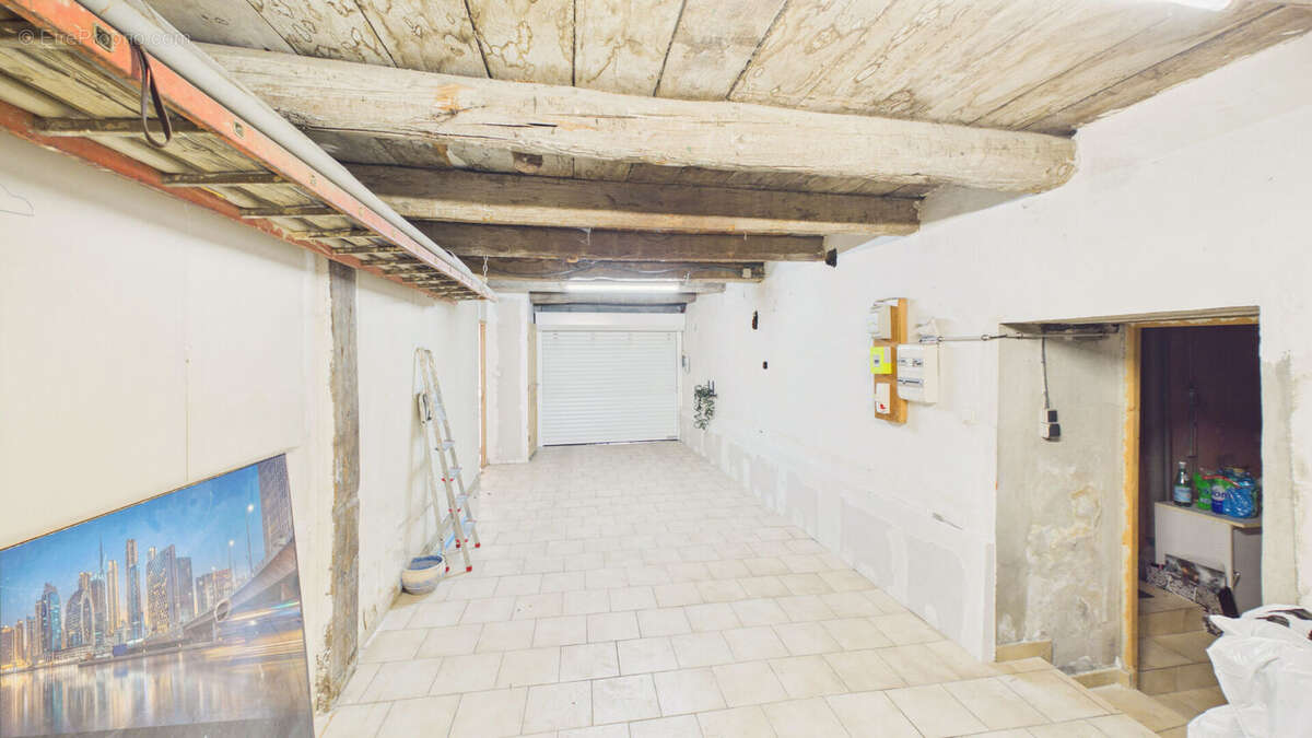 À 5 km d'Avignon Maison de Village Type LOFT 170 m² avec Terrasse, Garage Idéale 2 Familles - photo 10