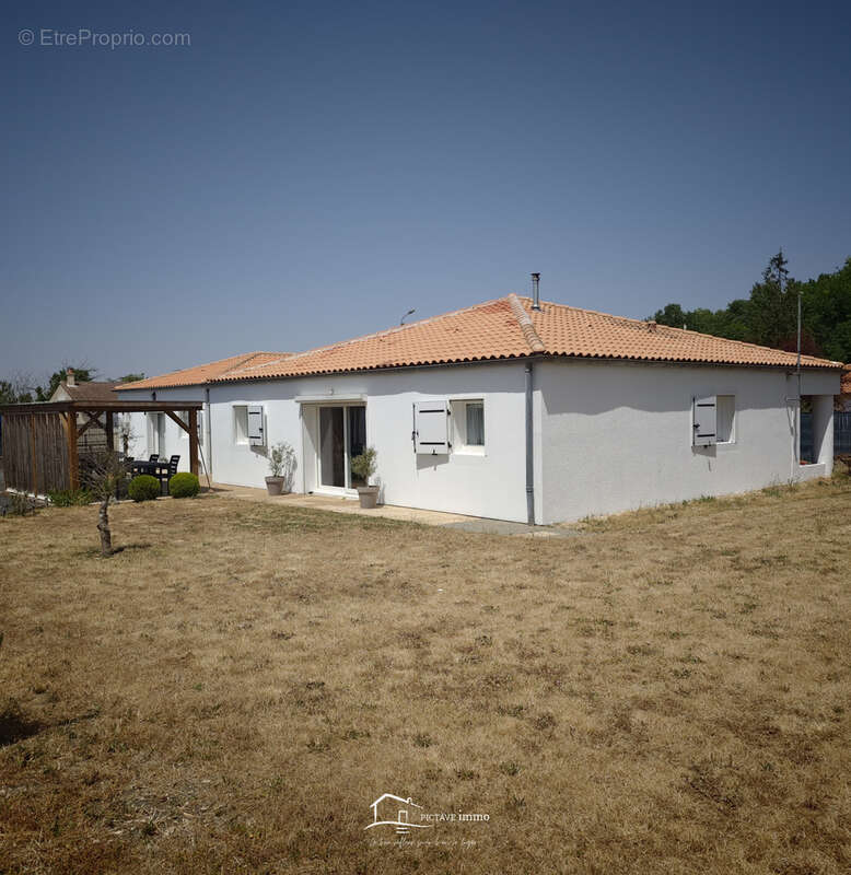 Maison à ROM