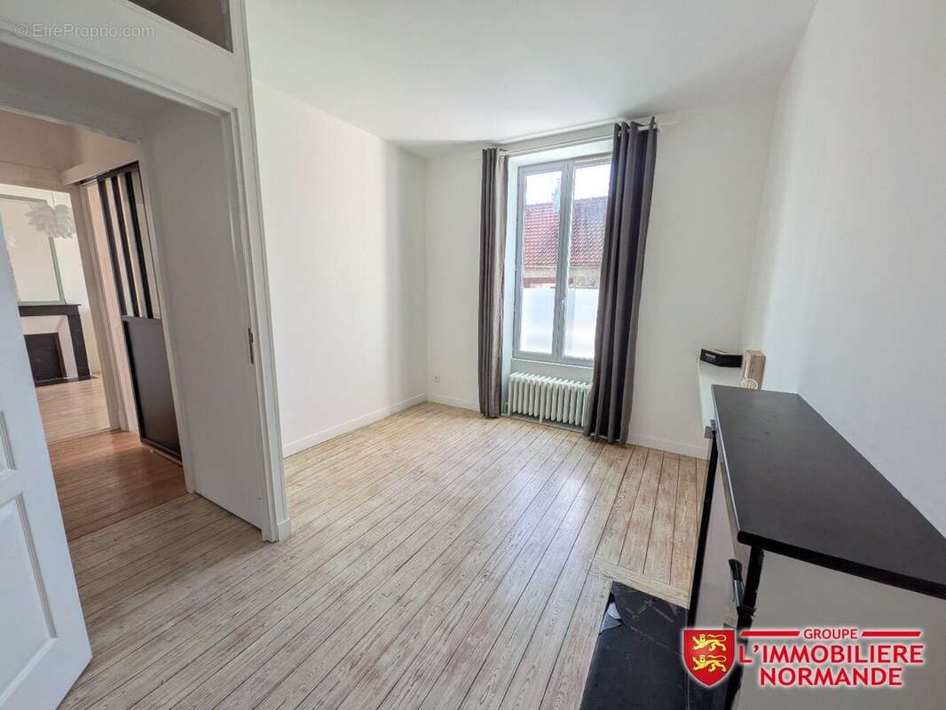 Maison à LIMETZ-VILLEZ