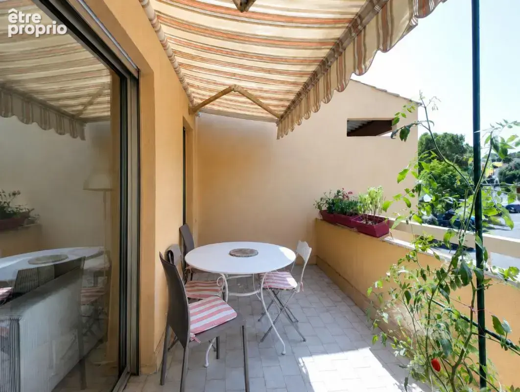 Dernier étage, terrasse, piscine, garage et cave - photo 6