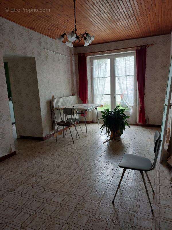Maison à YVRE-L'EVEQUE