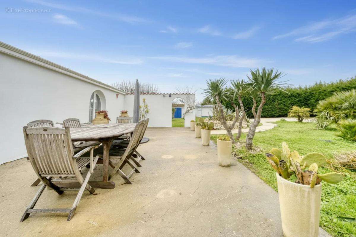 Maison à SAINT-JUST-LUZAC