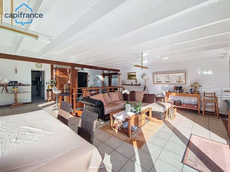 Maison à PLOUGONVELIN