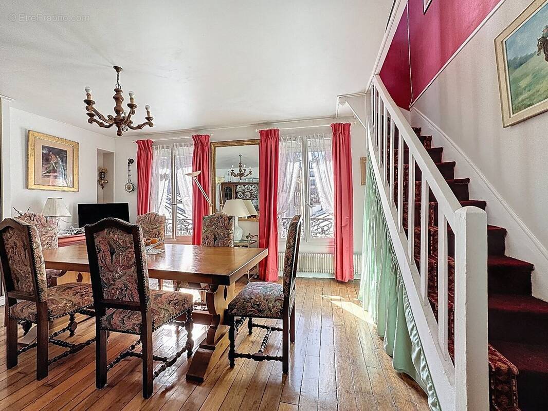 Appartement à PARIS-18E