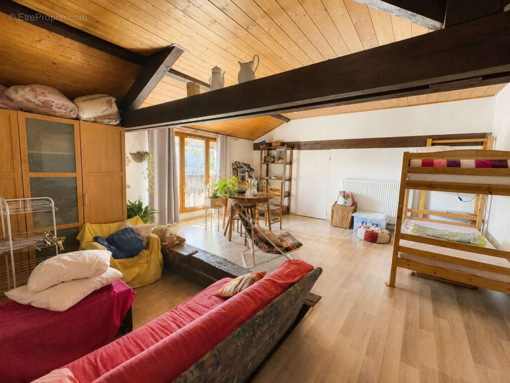 01160 LA TRANCLIÈRE   Propriété de 8 Ha - 1 ferme d’habitation - 1 gîte - 1 hangar   1 pièce d’eau - photo 12