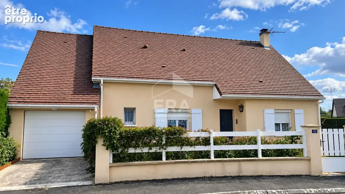 Maison à CHAMPHOL