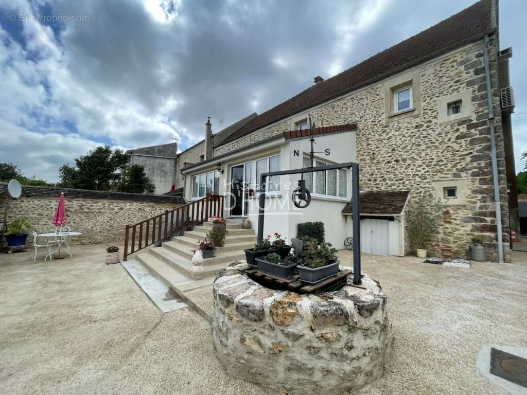 Maison à ROZAY-EN-BRIE