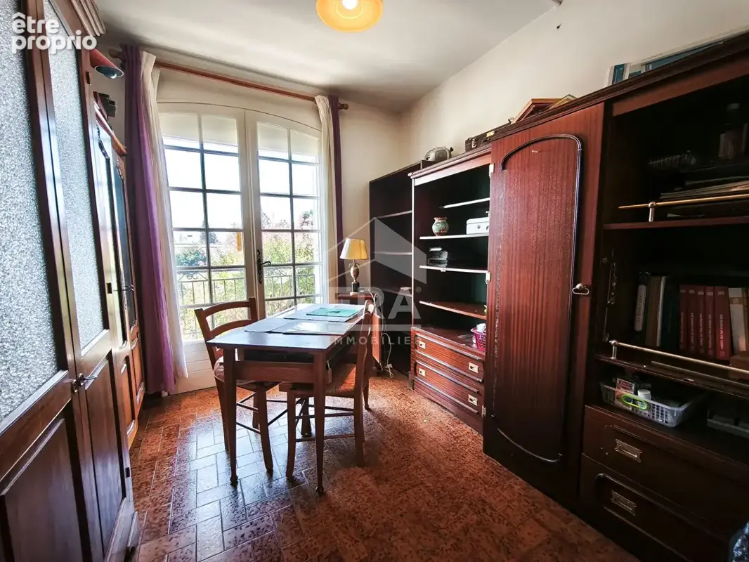 Propriété familiale avec ascenseur, piscine et maison d'invités - photo 10