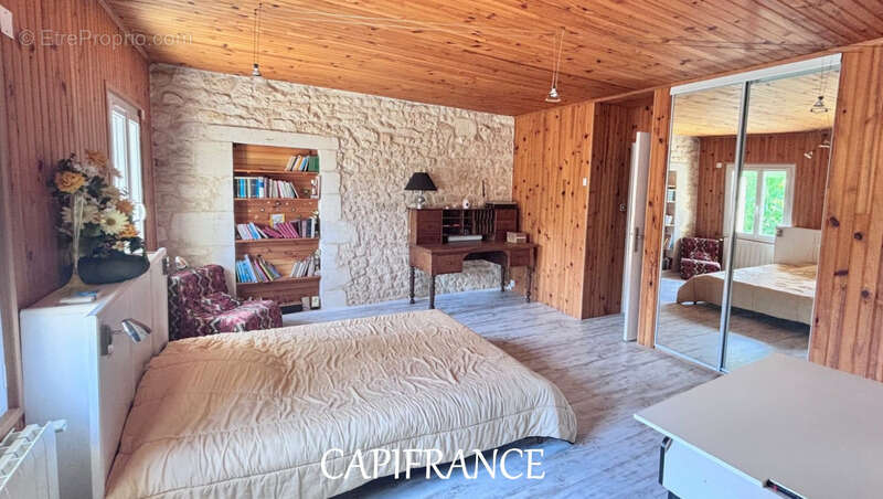 Maison à PORT-D'ENVAUX