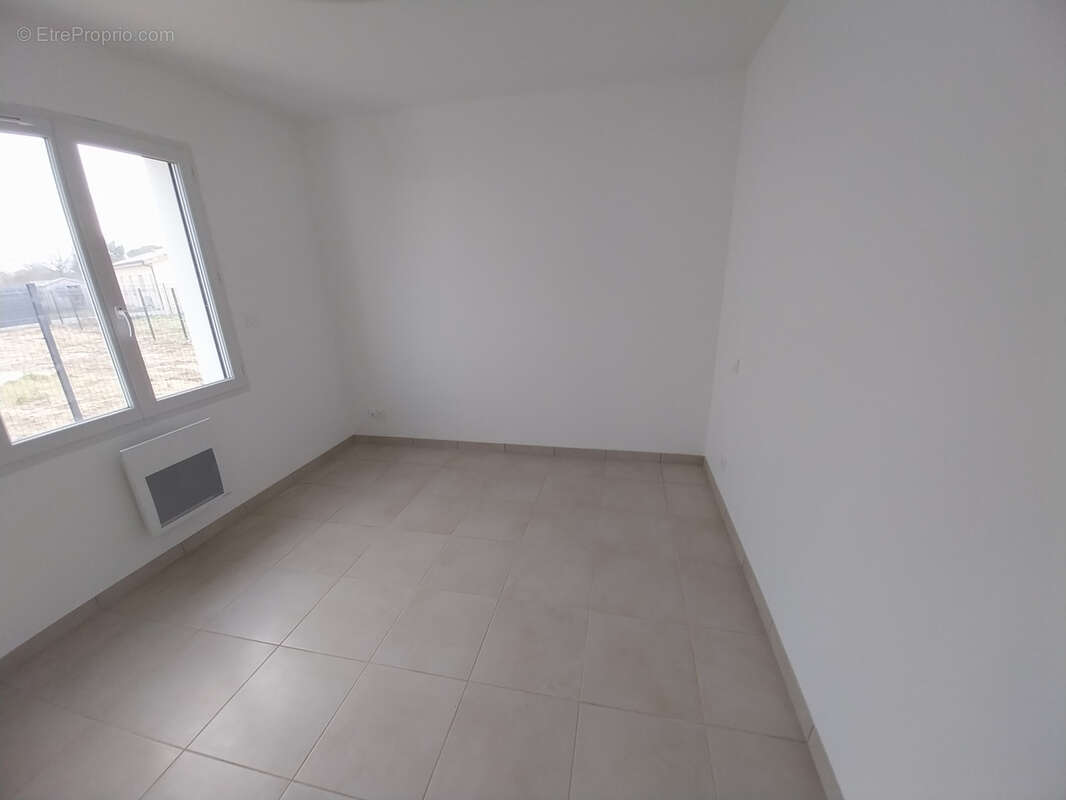 Maison à NEGREPELISSE