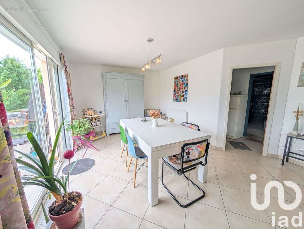 Photo 4 - Maison à LUSSAC-LES-CHATEAUX