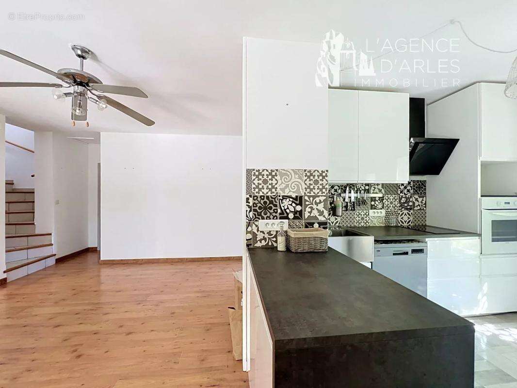 Arles – Maison familiale 157 m² – 5 chambres dont 2 de plain-pied – jardin arboré et clos - photo 6