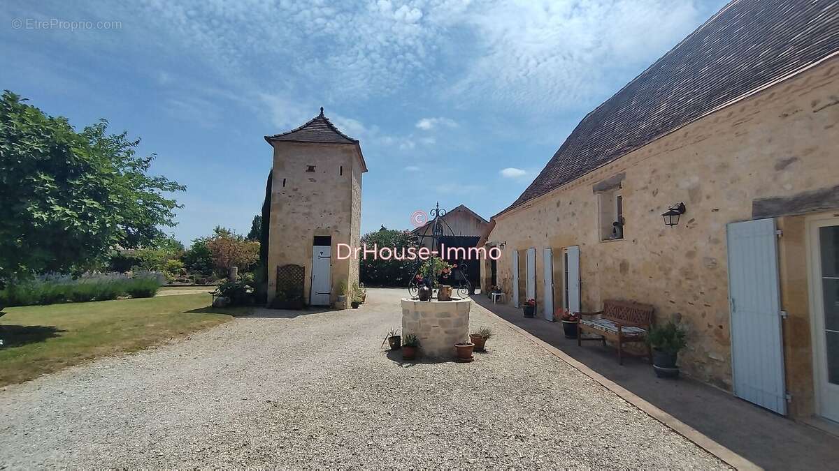 Maison 170 m² à Cours-De-Pile  - photo 22