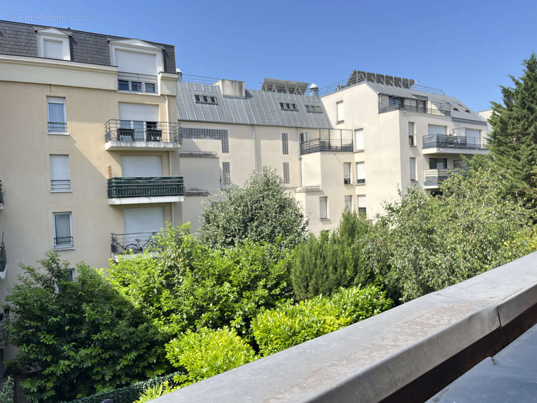 Appartement à SARTROUVILLE