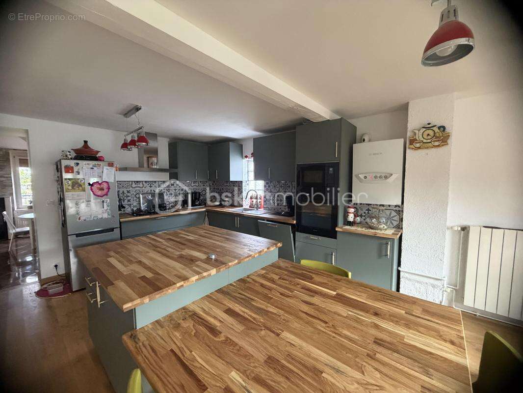 Maison à NEUFMANIL