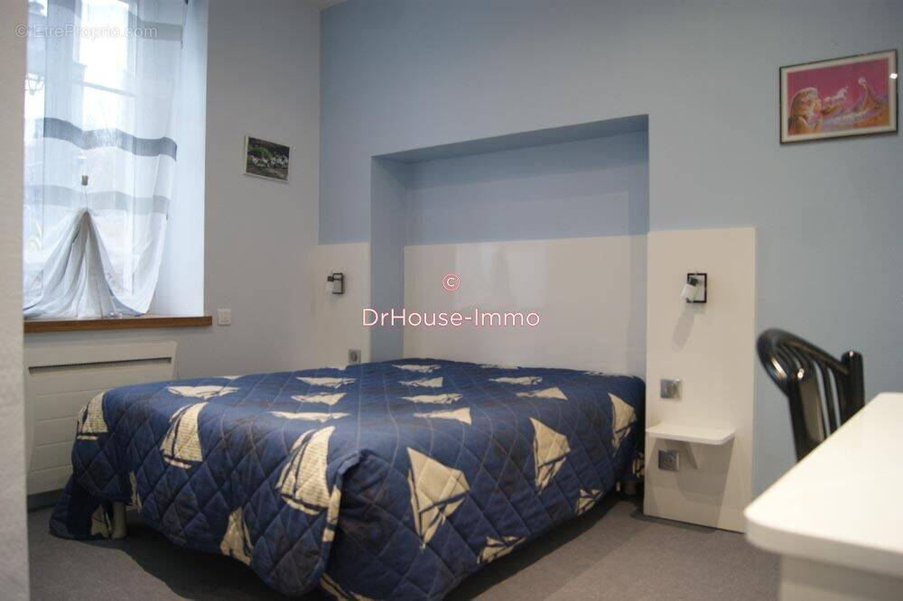 Commerce à CONTREXEVILLE