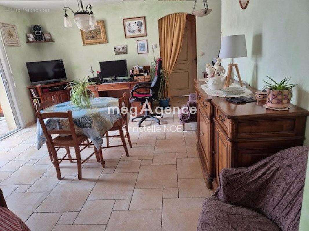 Maison de plain pied,avec du potentiel,avec une véranda,et 3 chambres - photo 2