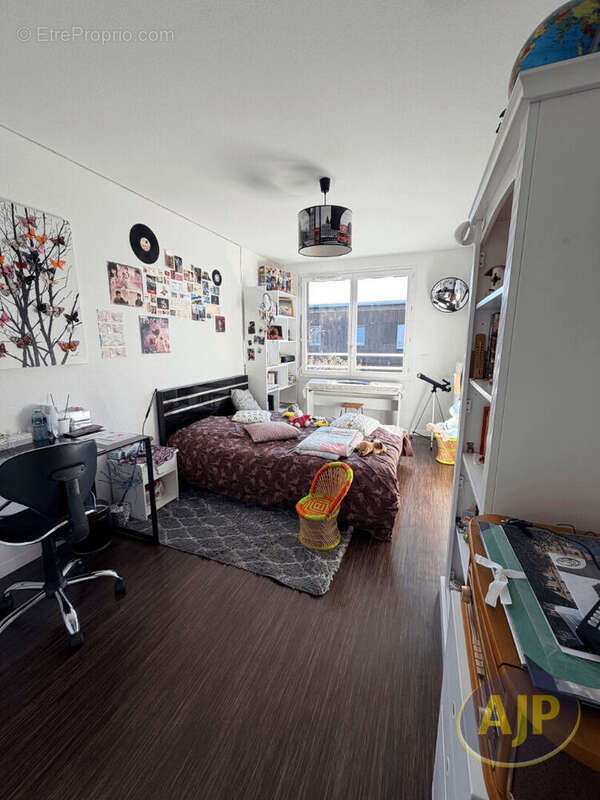 Maison à SAINT-JEAN-D'ILLAC