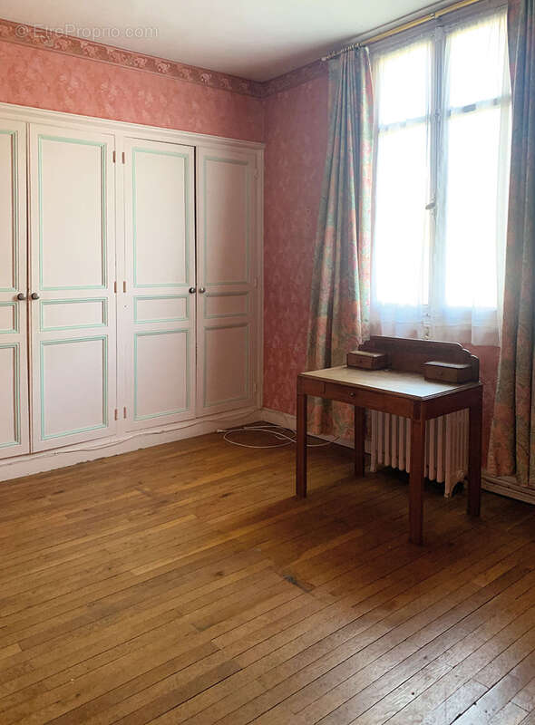 Maison de ville f5 de 123 m2 a renover proche centre-ville - photo 16