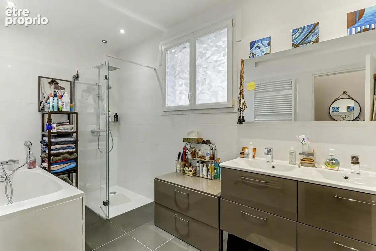 Maison 4 chambres - Espace indépendant - Garage double 53 m2 - Lac Saint-Caprais à pied - photo 7