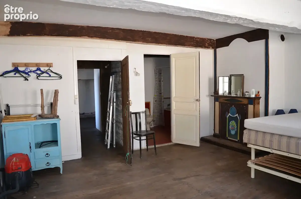 Maison de caractère à rénover au coeur de la  fabuleuse cité médiévale de Moncontour - photo 6