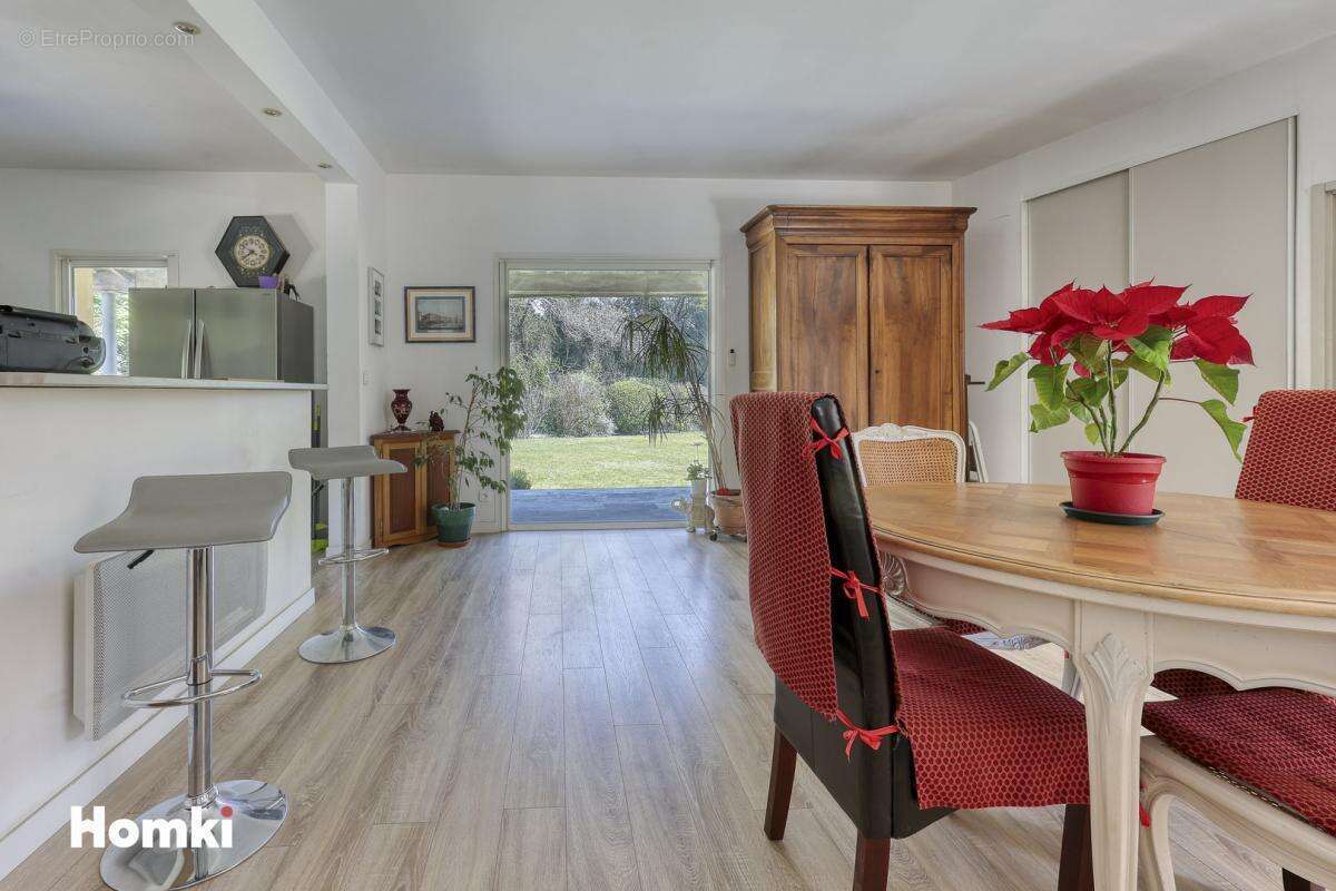 Maison/Villa T5 de 138 m² à Solliès-Pont 83210 - photo 7