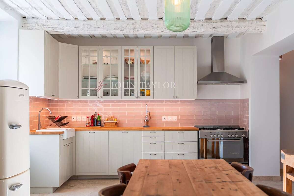 Maison à PERNES-LES-FONTAINES