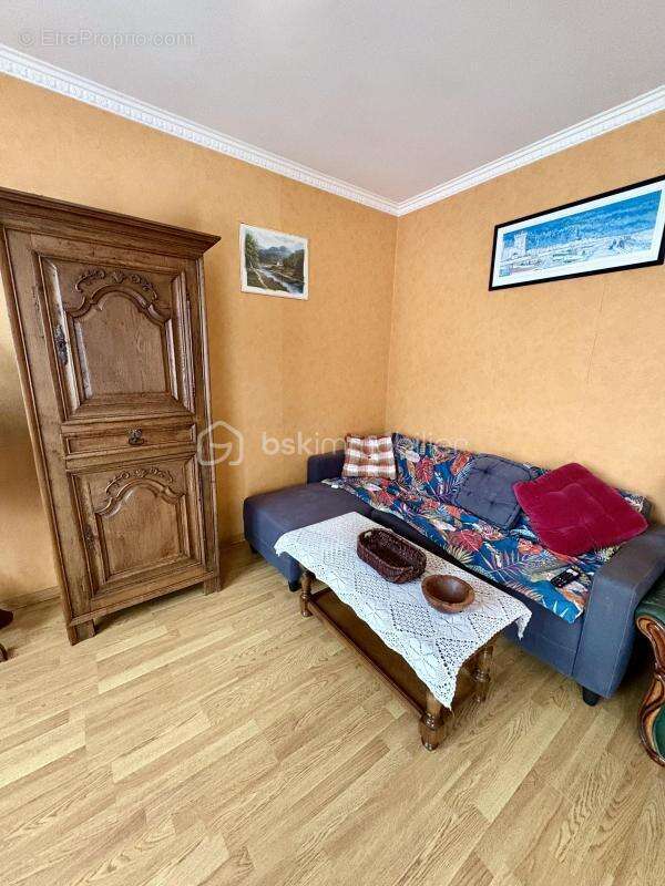 Maison à MESLAY-DU-MAINE