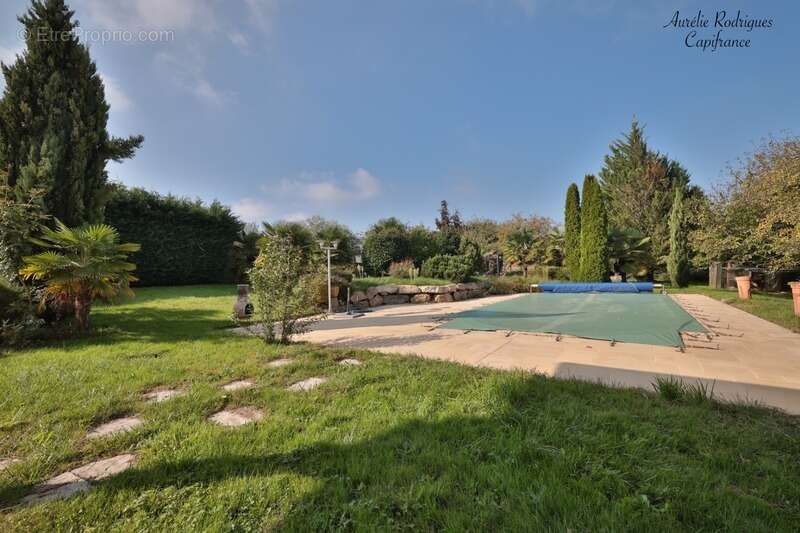 Maison à SAINT-CYR-SUR-MENTHON