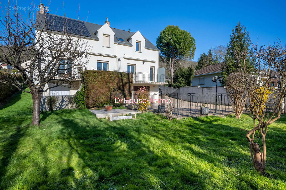 Maison à VAUX-SUR-SEINE