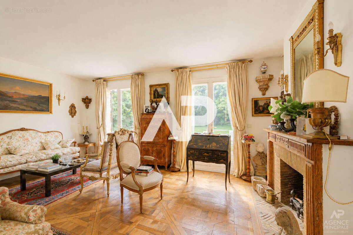 Maison à LA CELLE-SAINT-CLOUD