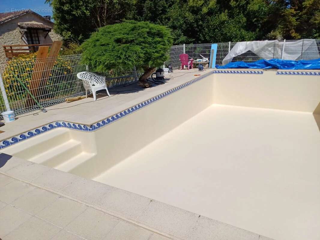 Ensemble en pierre de 3 logements et 2 piscines - photo 20