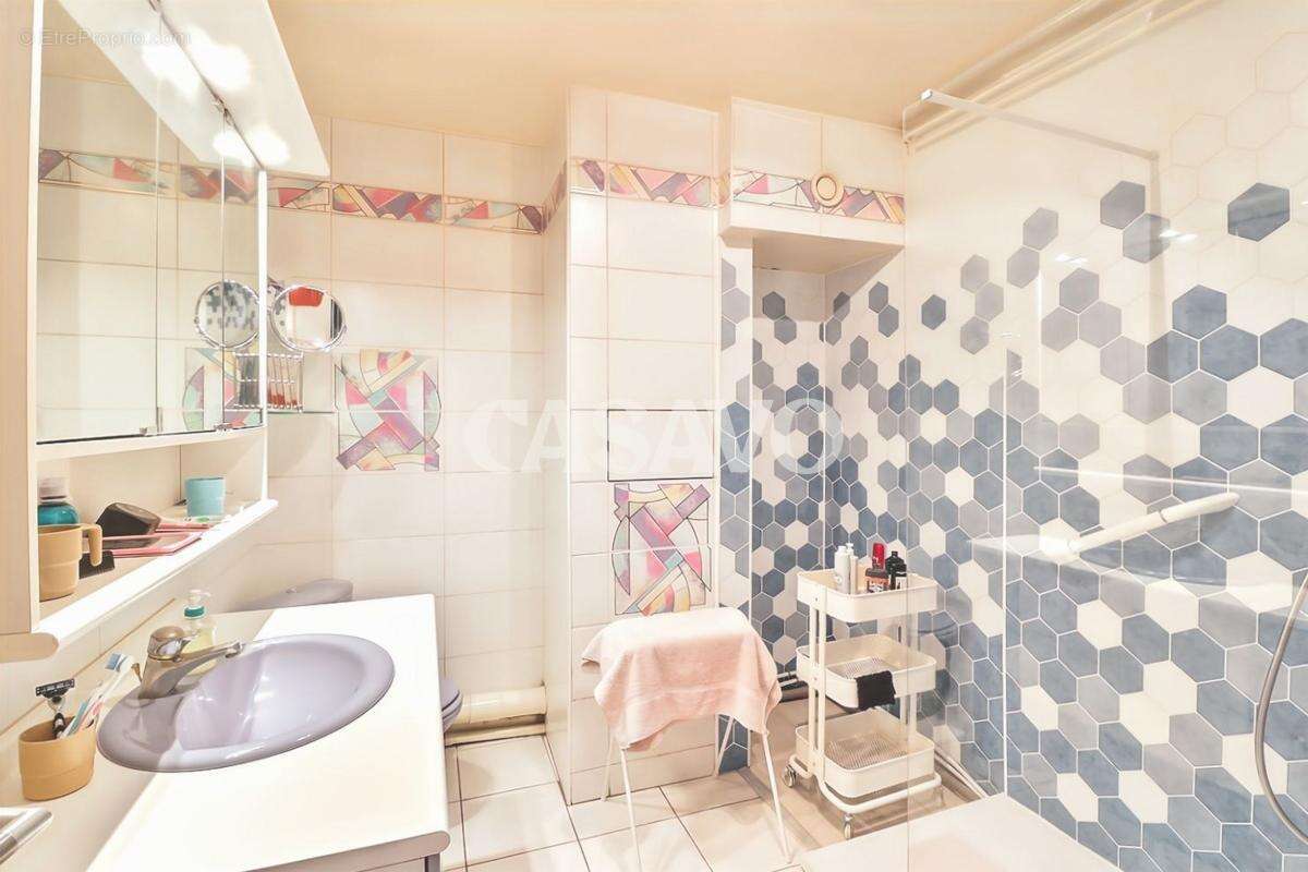 Appartement à PARIS-14E