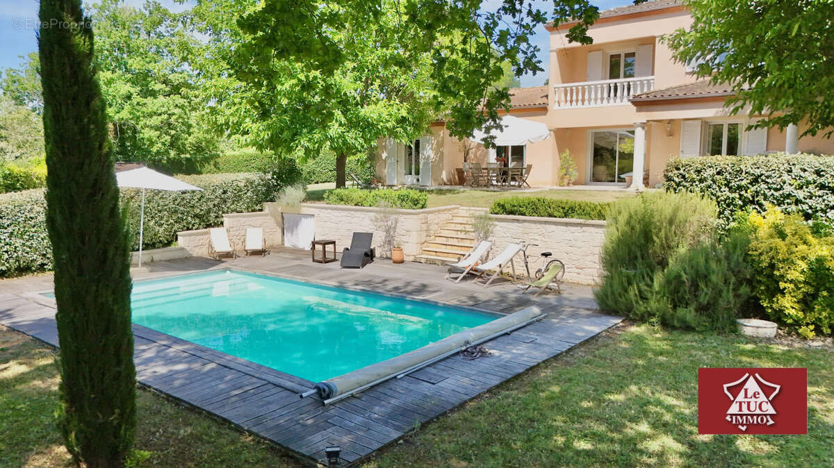 Maison contemporaine avec piscine et jardin - photo 2
