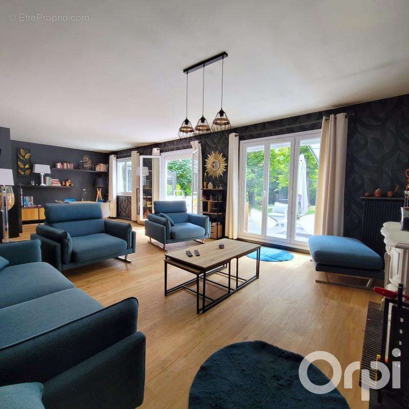 Maison à Vendre de 8 pièces à Longjumeau - photo 4