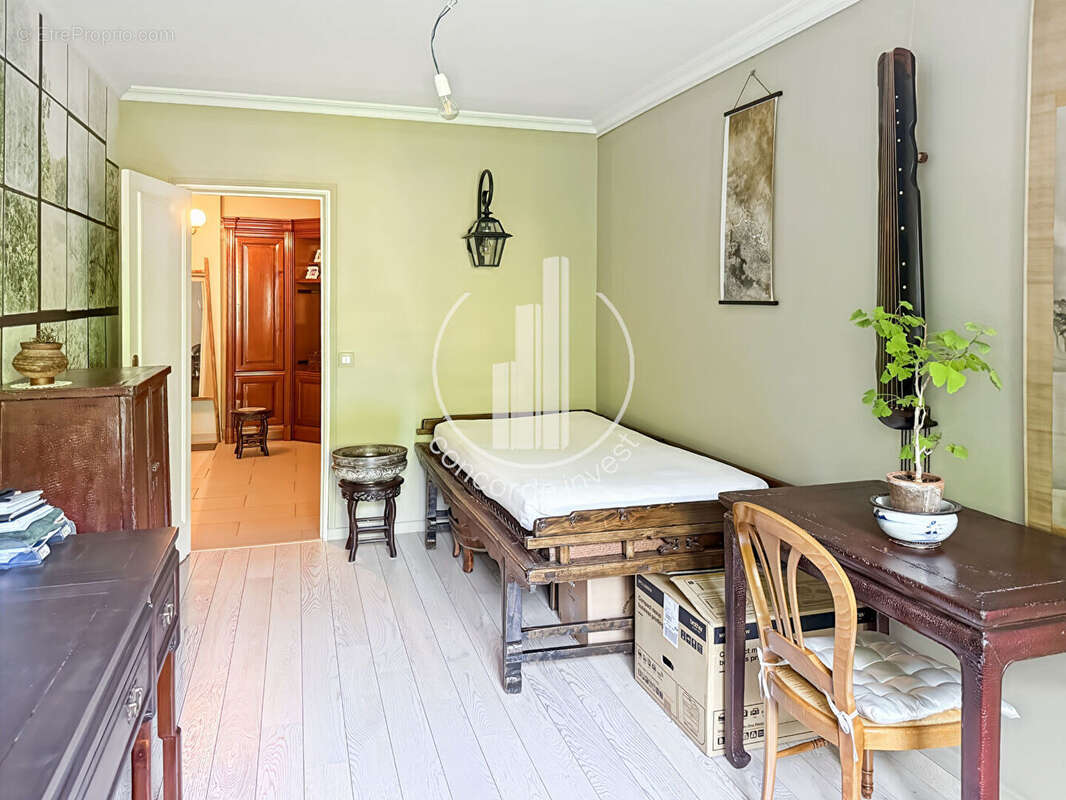 Appartement à NEUILLY-SUR-SEINE