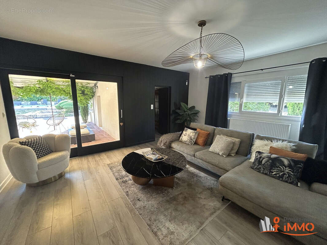 Maison 200 m² à Montbrison  - photo 9