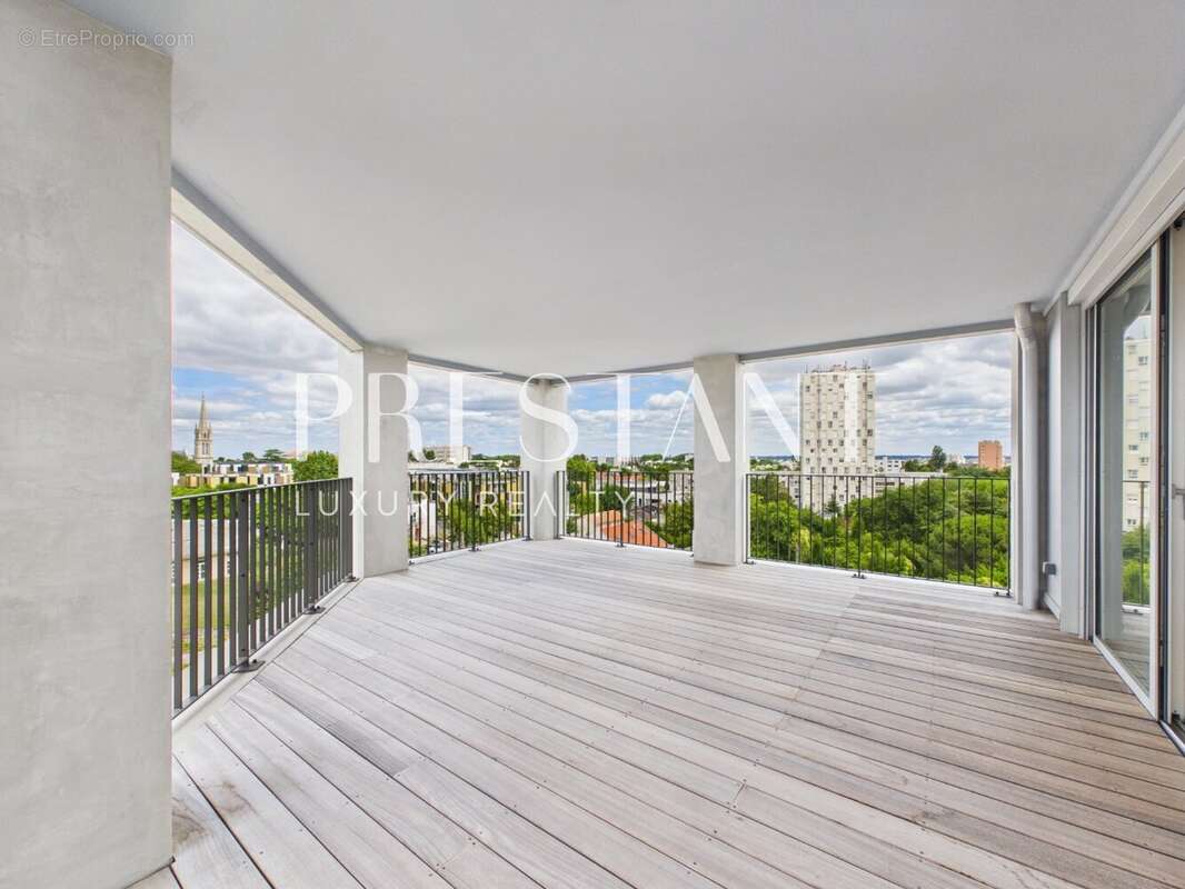 Appartement à BORDEAUX