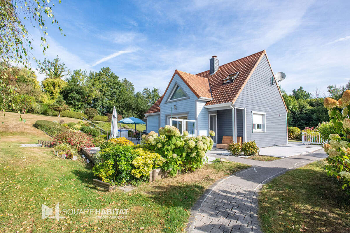 Maison à AIX-EN-ISSART