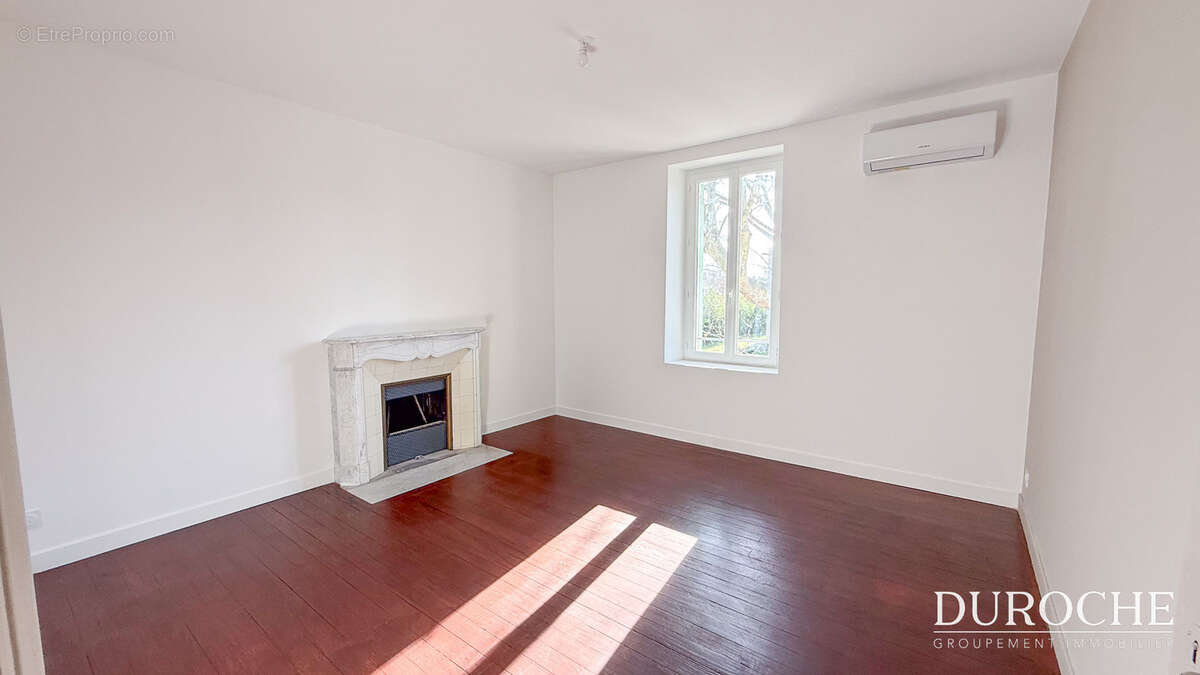 Maison à CAMARET-SUR-AIGUES