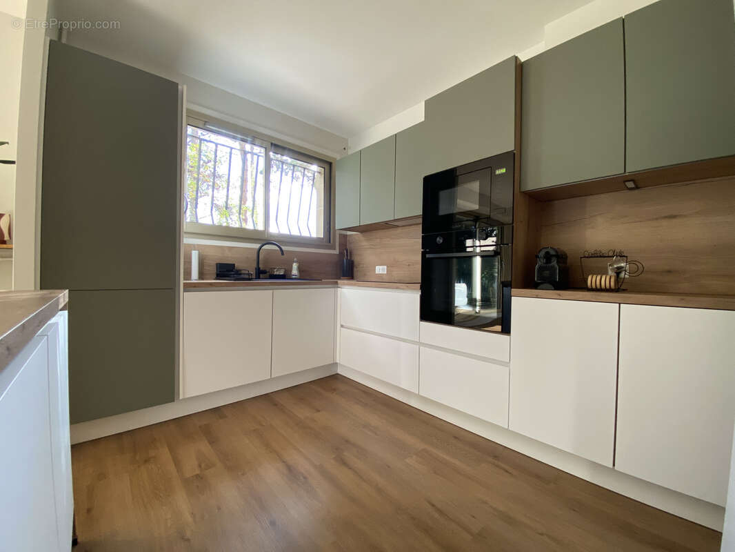 Appartement à LE PLESSIS-ROBINSON